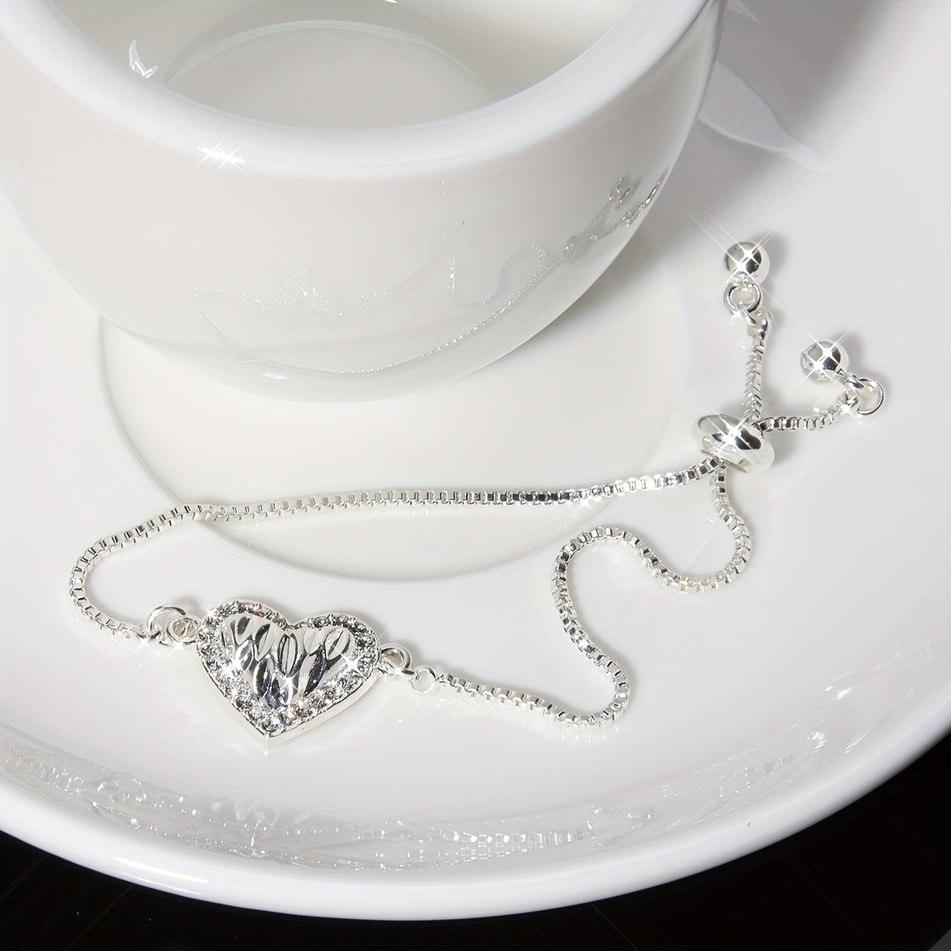 A Silvery Pleated Water Drill Love Heart Pull Bracelet Suitable For Ladies' Daily Birthday Wedding Party Wear