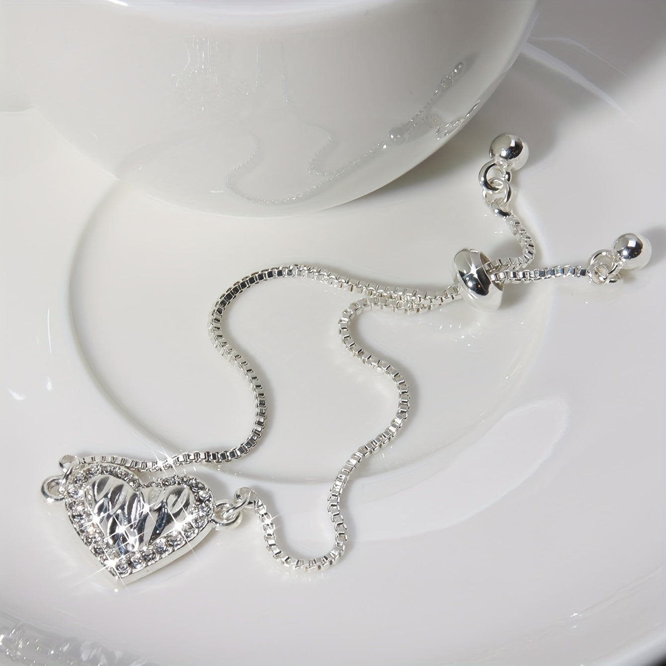 A Silvery Pleated Water Drill Love Heart Pull Bracelet Suitable For Ladies' Daily Birthday Wedding Party Wear