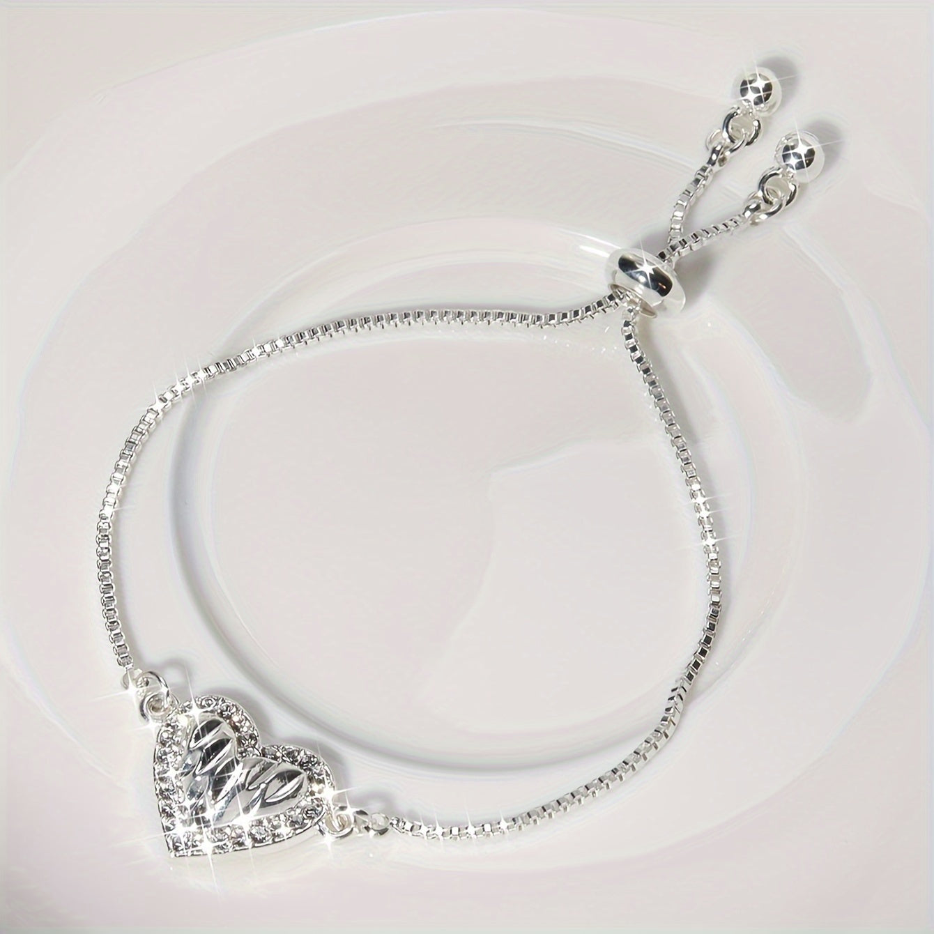 A Silvery Pleated Water Drill Love Heart Pull Bracelet Suitable For Ladies' Daily Birthday Wedding Party Wear